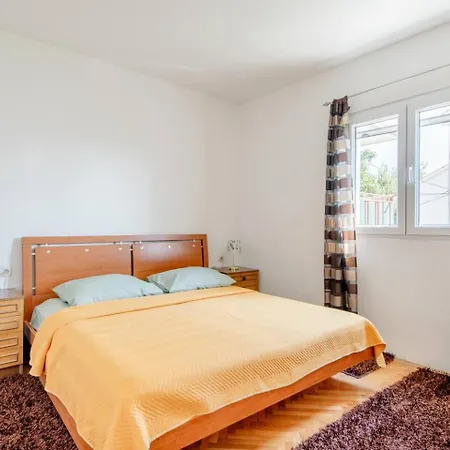 Apartman Jam סולין